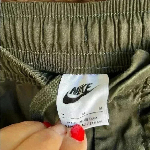 Nike Sport Essentials Men's Woven Unlined Utility Shorts Olive Green DM6833 355 - Picture 10 of 15